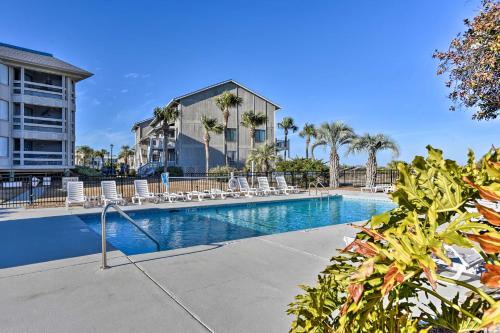 Πισίνα στο ή κοντά στο Relaxing Harbor Island Condo Walk to the Beach!