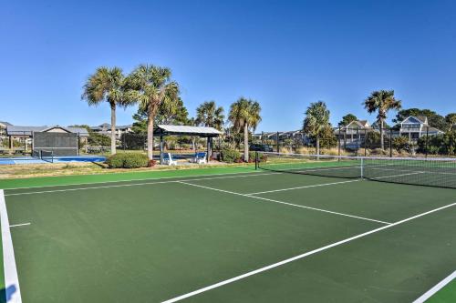 Εγκαταστάσεις για τένις ή/και σκουός στο Relaxing Harbor Island Condo Walk to the Beach! ή εκεί κοντά