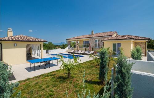 4 Bedroom Lovely Home In Kapelica