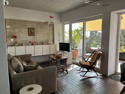 So Athens - Luminous duplex apt in Plaka, Acropolis views