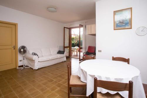 N222 - Numana, delizioso bilocale con portico