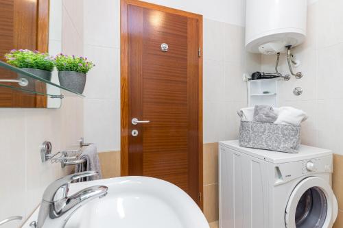 Kupatilo u objektu Apartment Percic with Shared Pool