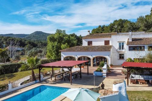 Casa Rosalia by Aguilarent