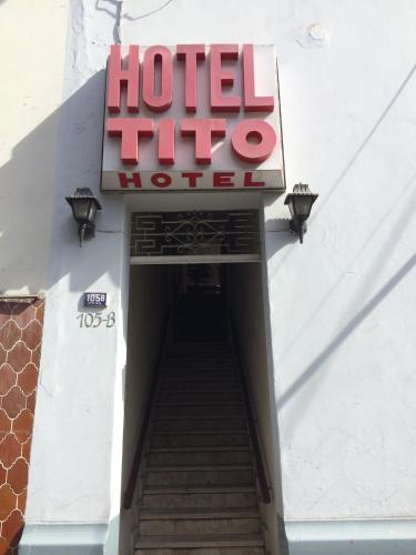 Certificato, attestato, insegna o altro documento esposto da Hotel Tito