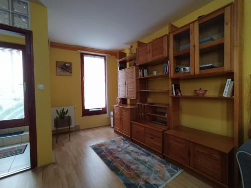 Afbeelding uit fotogalerij van Keltaur Studio Apartman with garage in Pécs