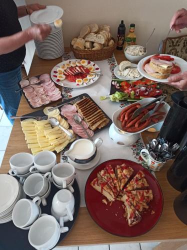 Mad på pensionatet eller i nærheden