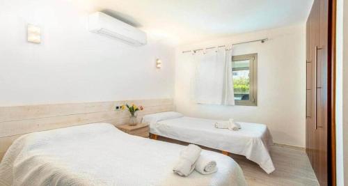 A bed or beds in a room at Francisca