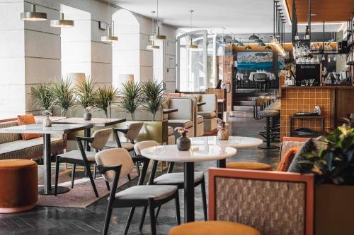 Corpo Santo Lisbon Historical Hotel — Lounge or bar
