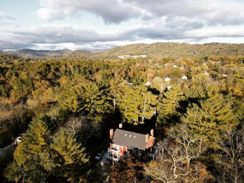 The Applewood Manor – Photos 3