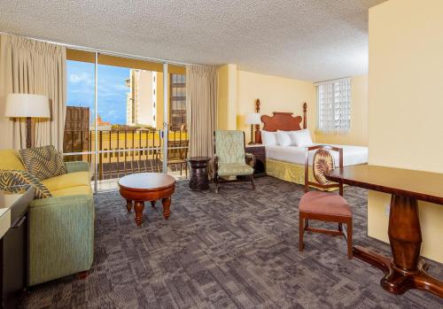 Ohia Waikiki Studio Suites_2