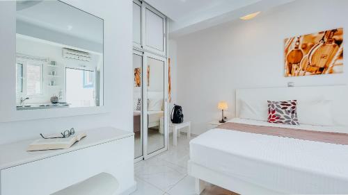 Koupelna v ubytování Vithos Seaside Aparthotel