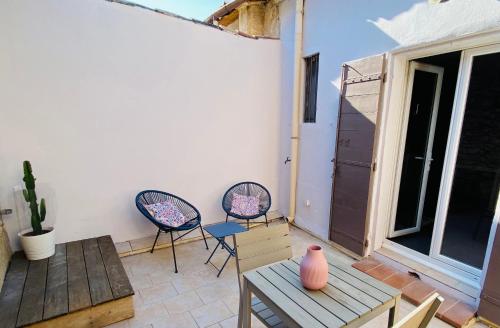 Balkoni atau teres di Appartements entre Provence et Camargue