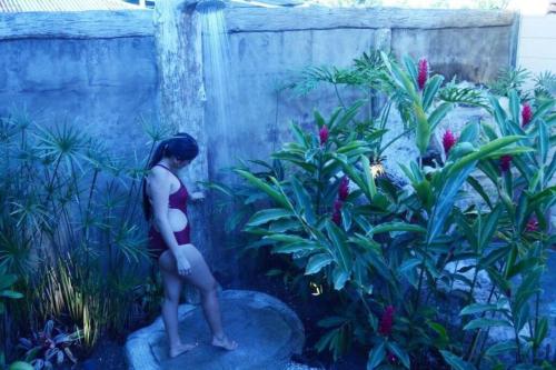 Tetamu yang menginap di Elegant Villa in La Fortuna with spacious backyard plus very private pool & parking