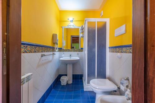 Bathroom sa Stenopus Greco Casa per AFFITTI TURISTICI