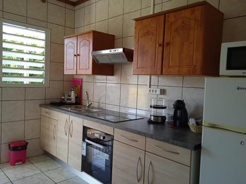 Dapur atau dapur kecil di Gite Le Verval