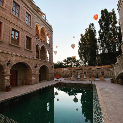 Kolam renang di atau dekat dengan Grand Cappadocia Hotel