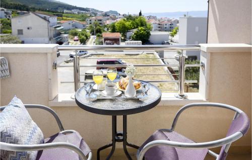 Nice Apartment In Podstrana With Wifi