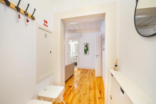 WHome Intendente Modern 1-Bed with Lift in Top Notch Location