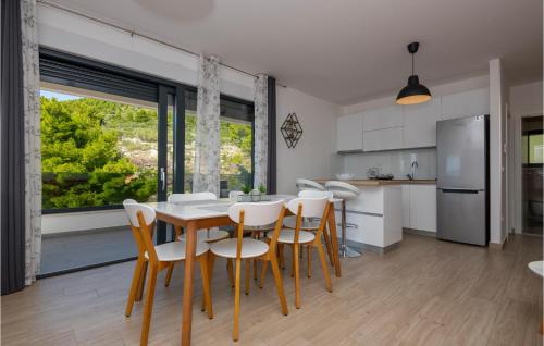 Cozy Apartment In Baska Voda