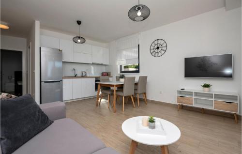 Amazing Apartment In Baska Voda
