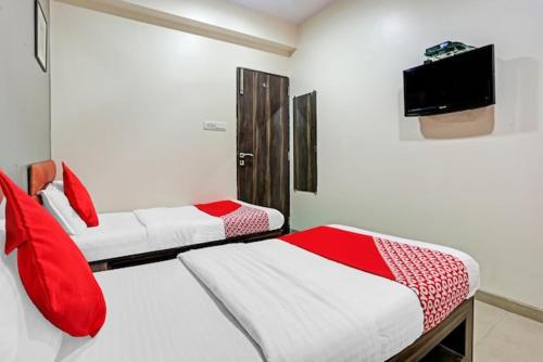 صورة لـ Hotel Amfahh - Andheri West Railway Station في مومباي