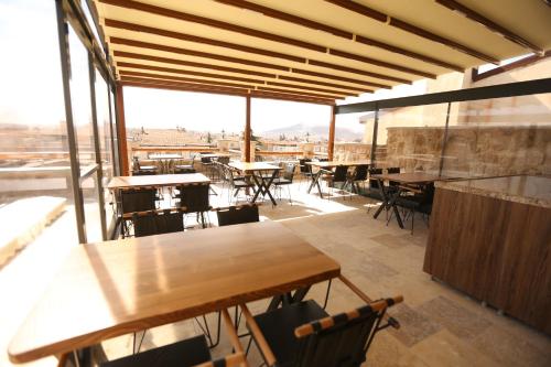 Restoran või mõni muu söögikoht majutusasutuses Akritis suit Cappadocia