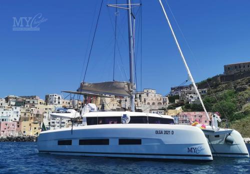 Marina Yacht Charter