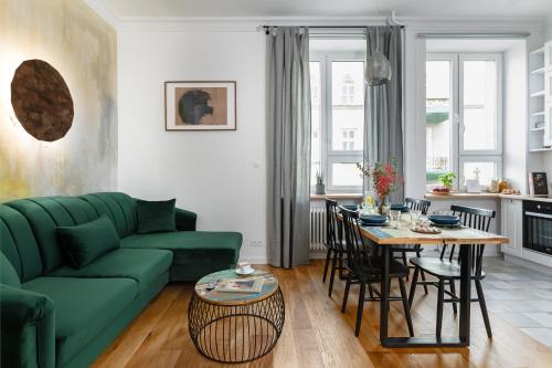 Posezení v ubytování oompH Warsaw Central Supreme Apartment