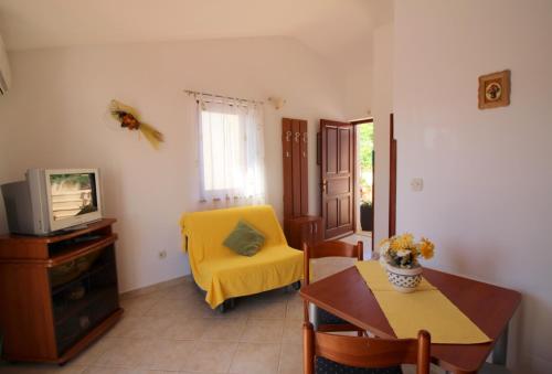 Apartment Radin near the beach