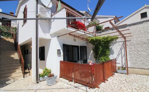Apartment Radin near the beach