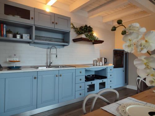 Kuchyň nebo kuchyňský kout v ubytování La Casa di Stefania LOFT