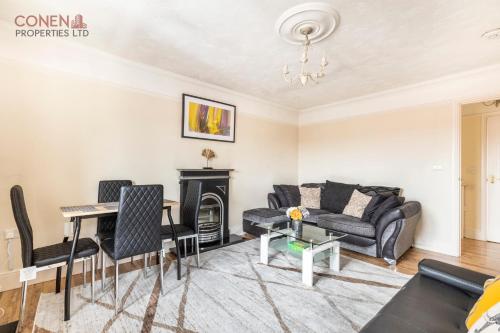 Stunning 2-Bed Apartment in Grays – Photos 3