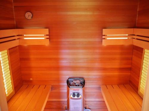 Plush Holiday Home in Filot with Sauna and Relaxation Baths
