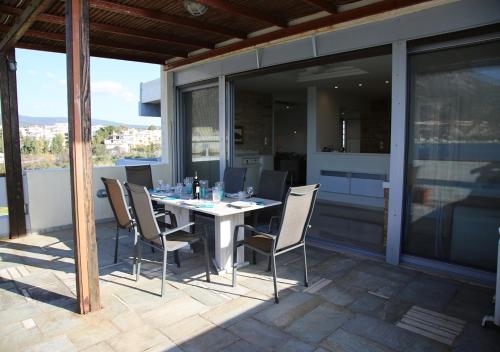 Penthouse -Breathtaking sea view-Just on the beach