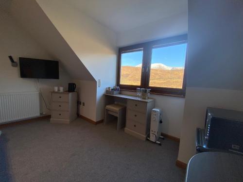 Foto da galeria de Highland Stays - Ben View Double Rooms em Fort William