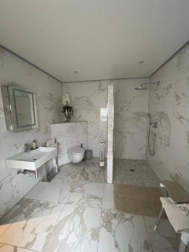 Bilik mandi di Apartment Elegance 3.0