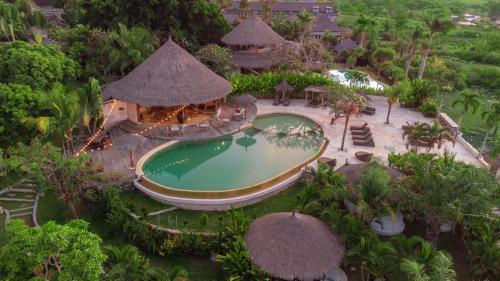 Pohľad z vtáčej perspektívy na ubytovanie La Joya Balangan Resort