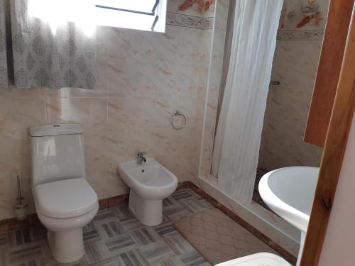 Ένα μπάνιο στο La Residence D'Almée Apartment and Studio
