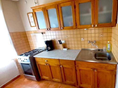Nhà bếp/bếp nhỏ tại Hangulat Vendégház / Apartman 2.