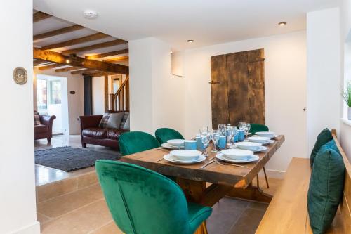 Galería fotográfica de Stunning 4 Bedroom Cottage-Sleeps 8-Free Parking en Gloucester