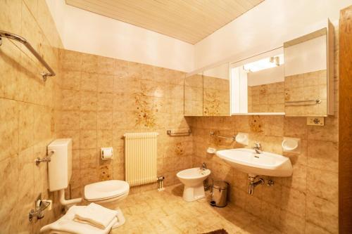 A bathroom at Residence Pichler Apartment 8