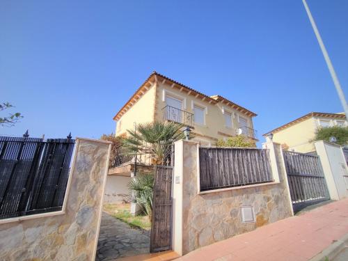 Casa adosada con piscina - Aralar ALBERT VILLAS