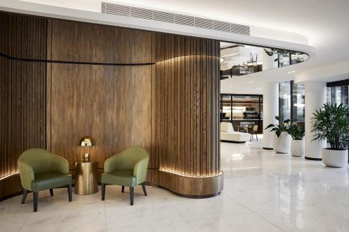 Lobby o reception area sa Crowne Plaza Sydney Darling Harbour, an IHG Hotel