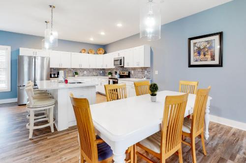 Island Cove Unit E – Photos 3