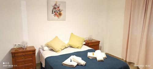 เตียงในห้องที่ confortable y luminoso piso 5 camas, parking gratis