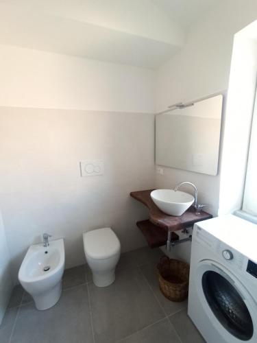 A bathroom at Ca' Du Marchin, Noli.