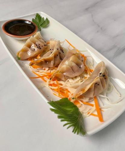 ホテルの敷地内または近くでの食事または食べ物