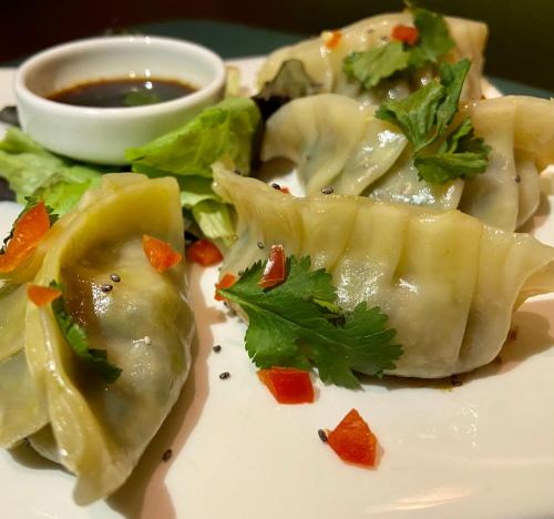 ホテルの敷地内または近くでの食事または食べ物
