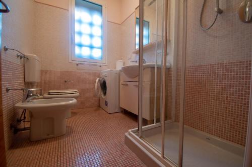 ห้องน้ำของ Lato soleggiato @Gardazzurro