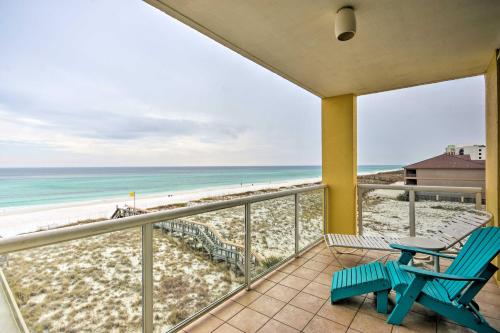Vibrant Navarre Condo with Pool and Beach Access!